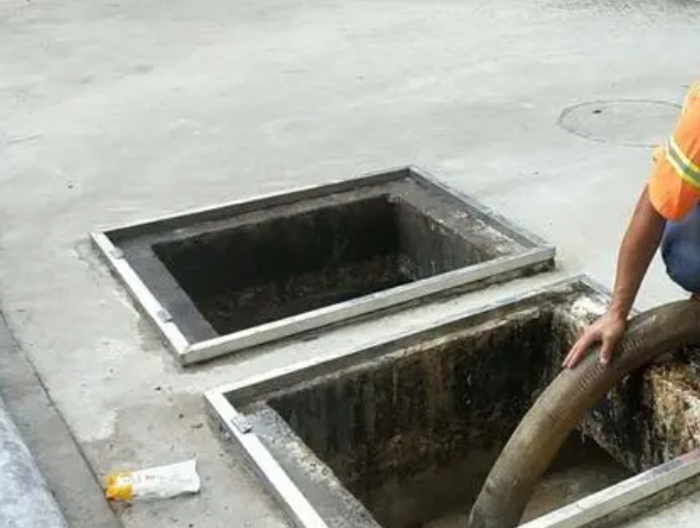 乌恰化粪池清理